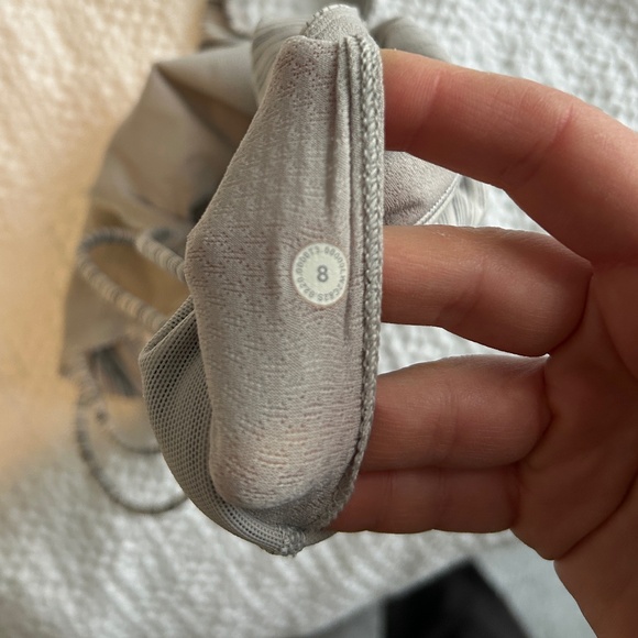 Lululemon Sports Bra - Size 8 - Picture 4 of 4